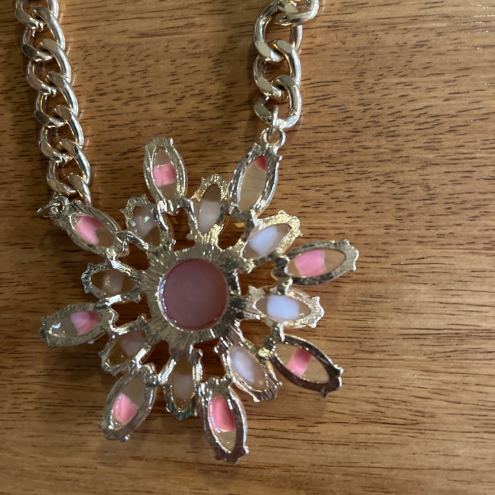 FREEDOM Sunflower Neckless - Picture 5 of 7